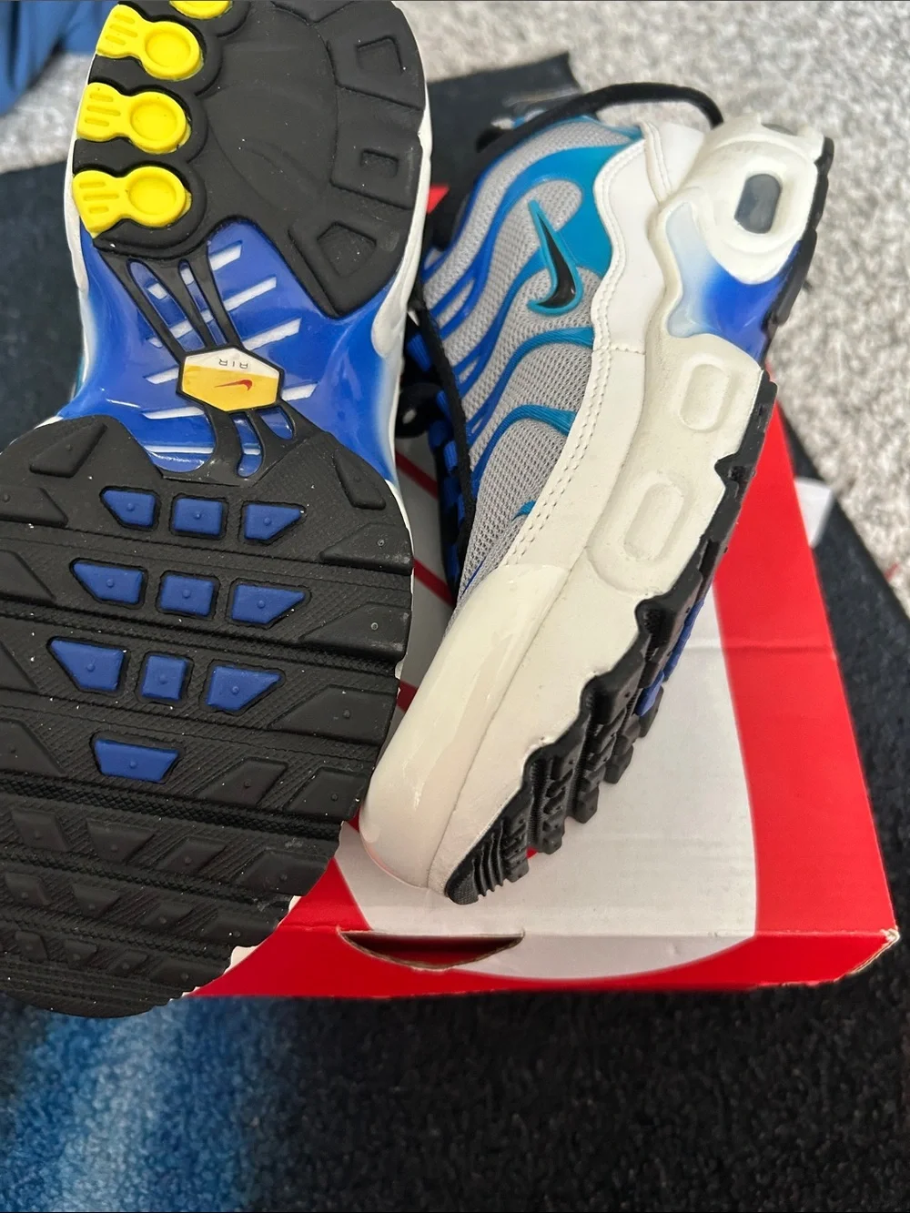 Nike Men’s Gray and Blue Mesh Lace-Up Sneakers